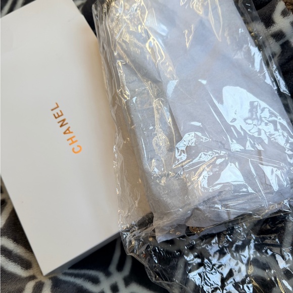 CHANEL Black Glitter Cosmetic Pouch with Gold Charm Chain and Pink Accents - Picture 3 of 6